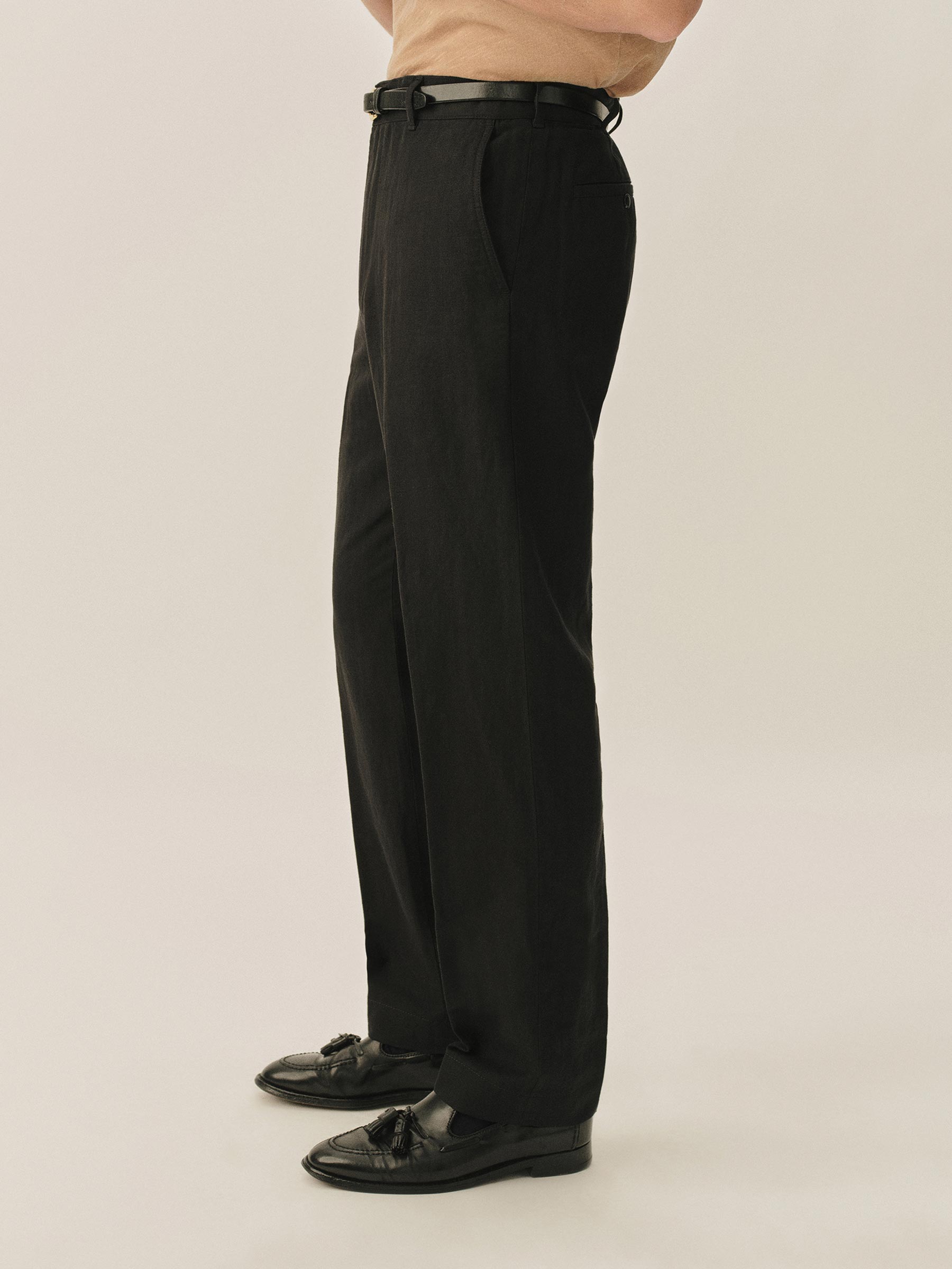 Black Capitola Linen Carry-On Ford Standard Pant - Image 5