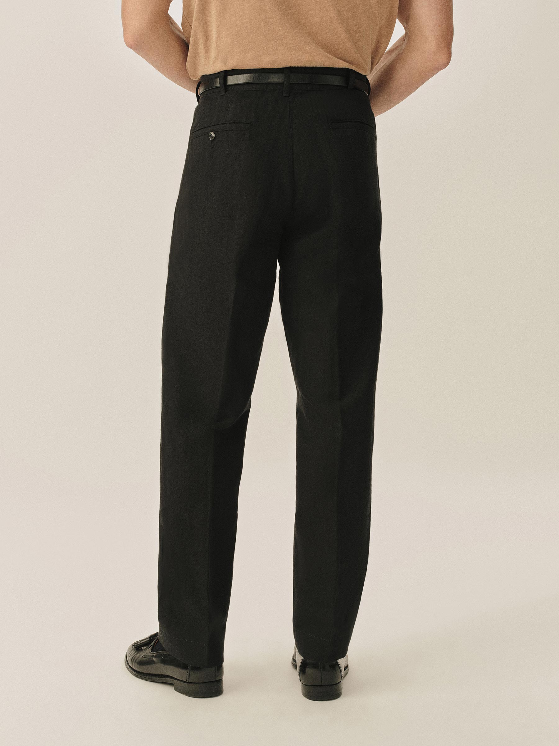 Black Capitola Linen Carry-On Ford Standard Pant - Image 6